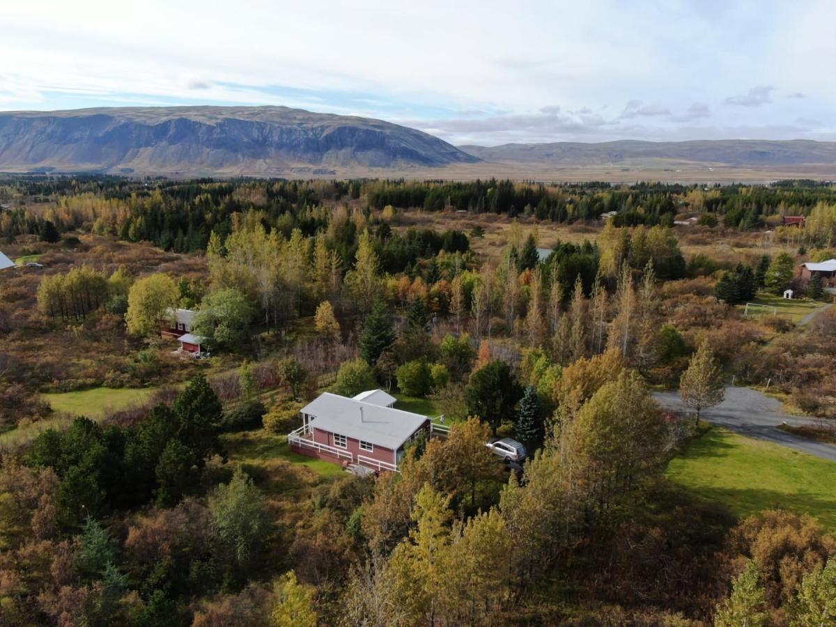 Red Riding Hood Cabin On The Golden Circle Next To Kerith Selfoss Exterior photo